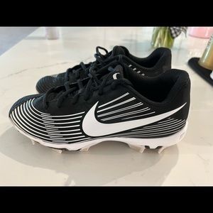 Nike cleats size 4Y (youth)